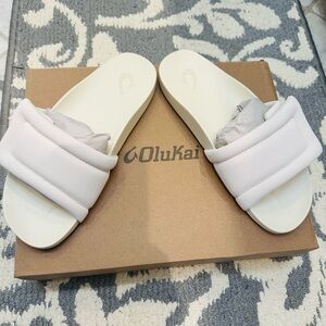 OluKai Women's Ivory Padded Slide Sandals